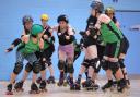 Manchester 'jammer' taking on the Wycombe team in green (Floyd King Derby Photography)