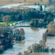 Flood risk decreases as Thames river levels dip below threat mark