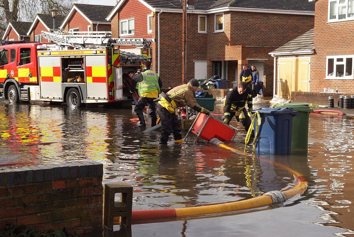 A High Volume Pumps helps battle the floods in Pound Lane, Marlow.  Picture by Ann Priest