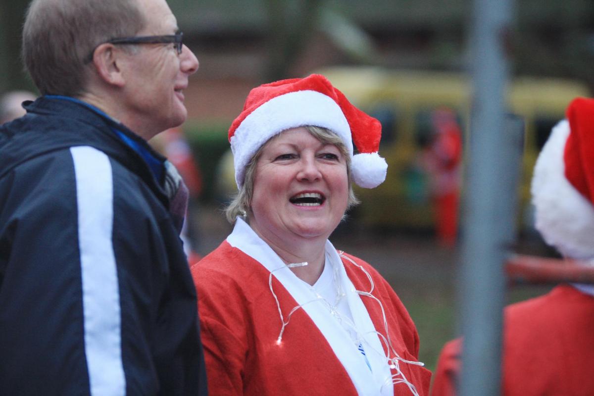 Marlow Town Mayor, Suzanne Brown also took part in the Santa Dash again