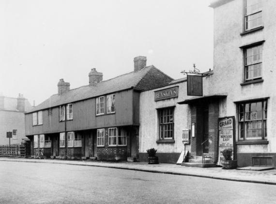 The Nags Head, Oxford Road. Photo 1936.