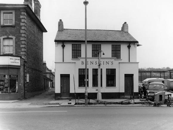 The Van, Oxford Road. This pub was known as The Van and Horses prior to 1870. Acquired by Weller Brewery in 1902.