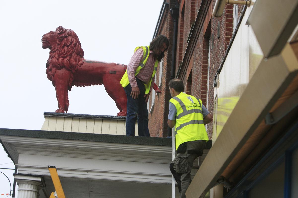 Red Lion removed from High Street