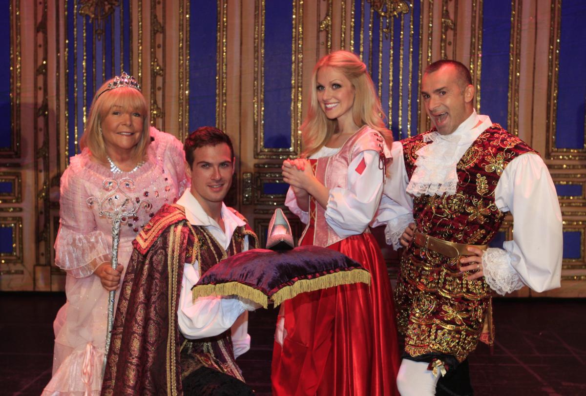 Panto stars in Wycombe. ARM Images.
