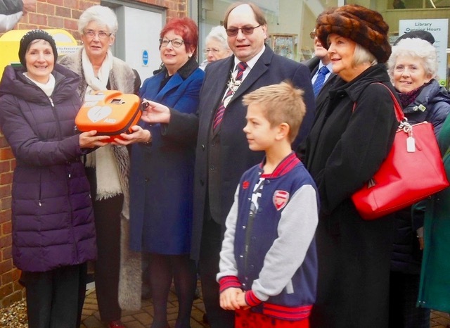 Beaconsfield gets second life-saving defibrillator thanks to £1.2k raised by town's Women's Institute - Bucks Free Press