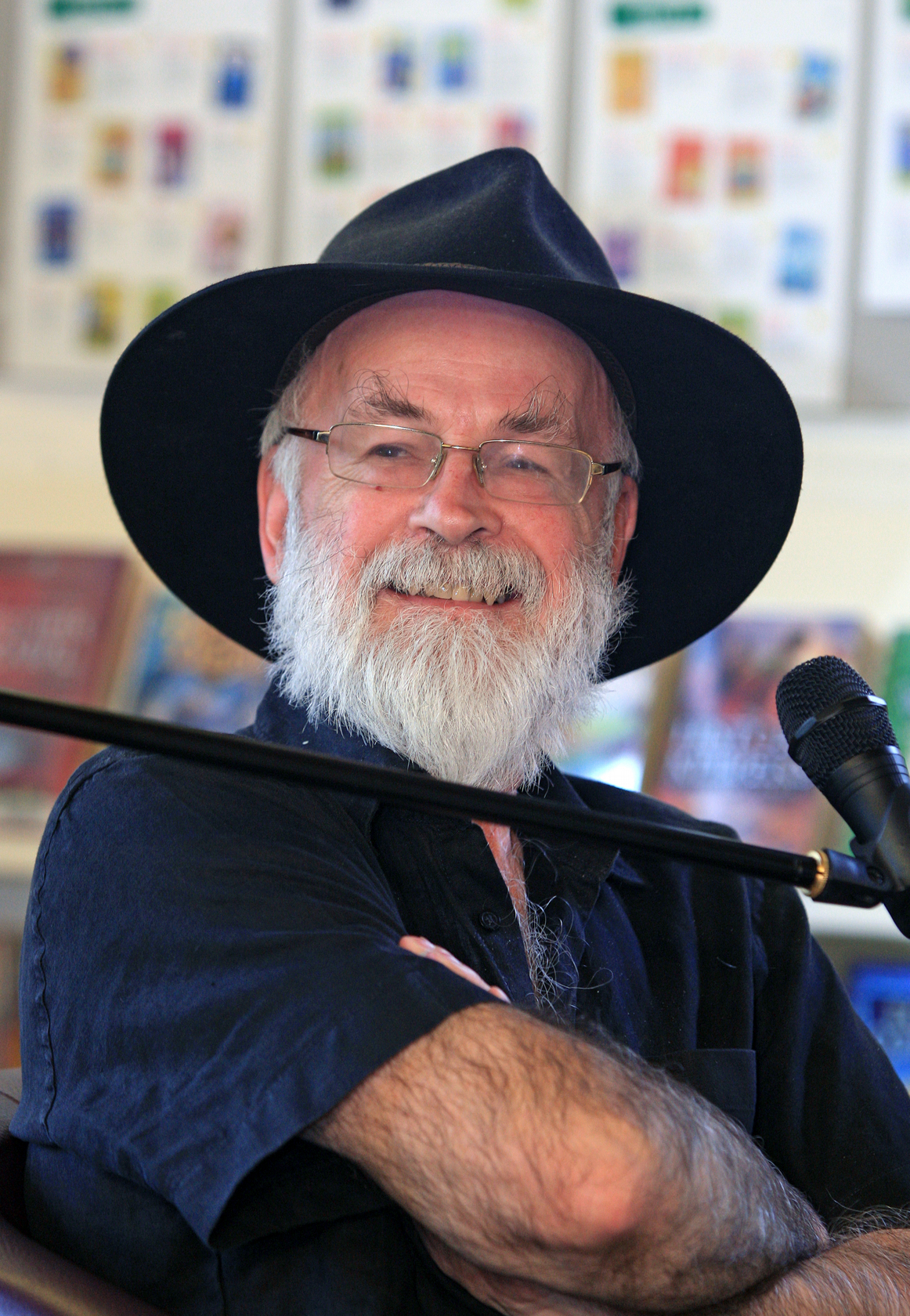 Sir Terry Pratchett set to be honoured with commemorative plaque at Beaconsfield Library - Bucks Free Press