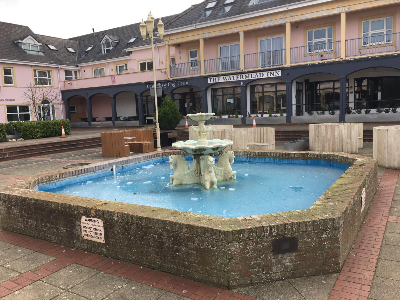 The fountain in Watermead was frozen over 