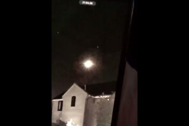 A screengrab of the space object that was spotted flying over Milton Keynes (@Lafford_MK on Twitter)