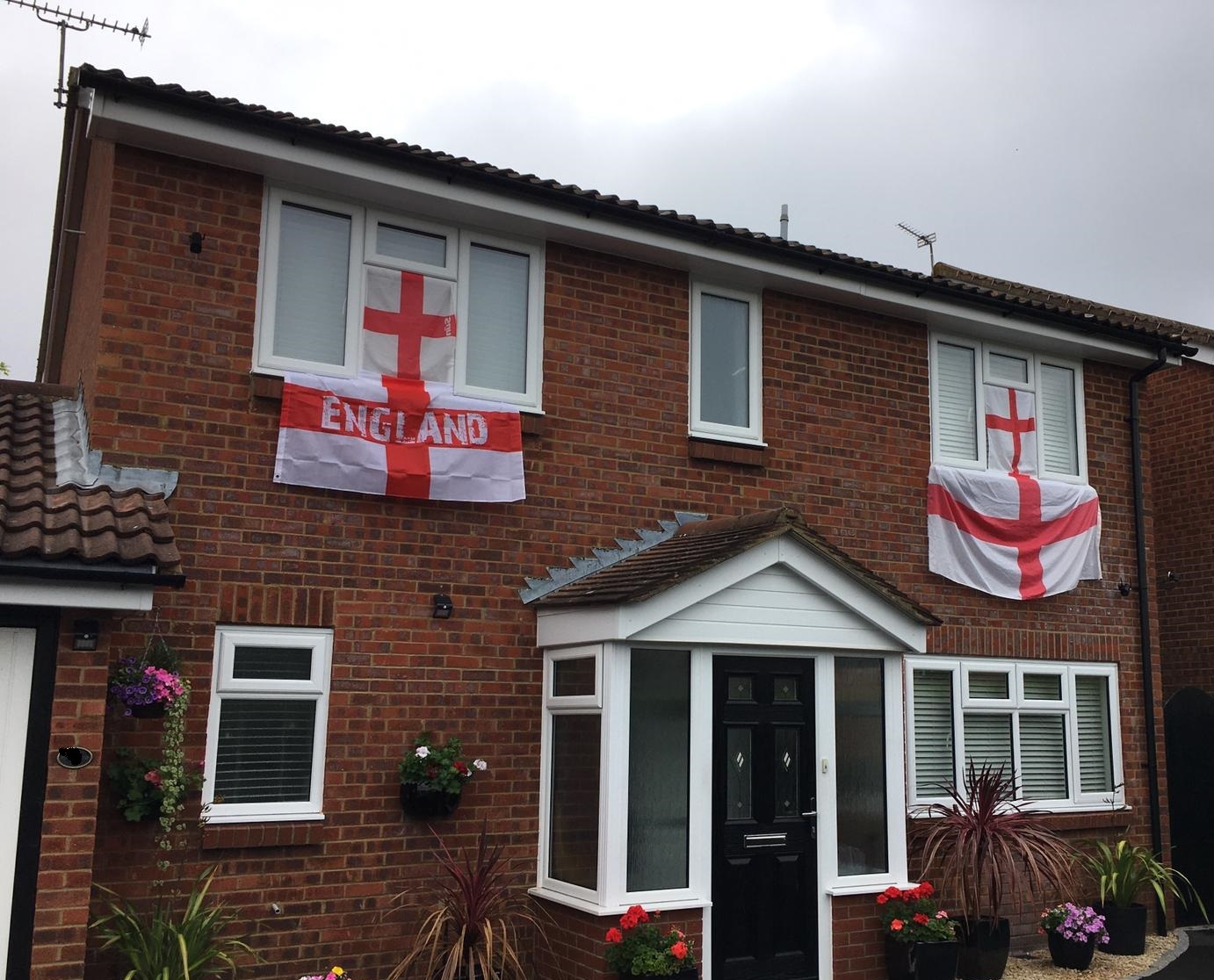 I dont think this house in Aylesbury have many flags