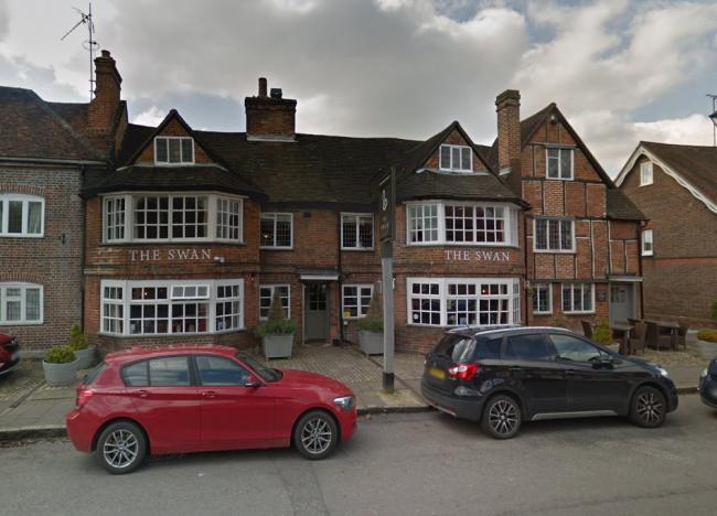 Pub staff 'devastated' as they're forced to cancel Christmas meal bookings because of Covid