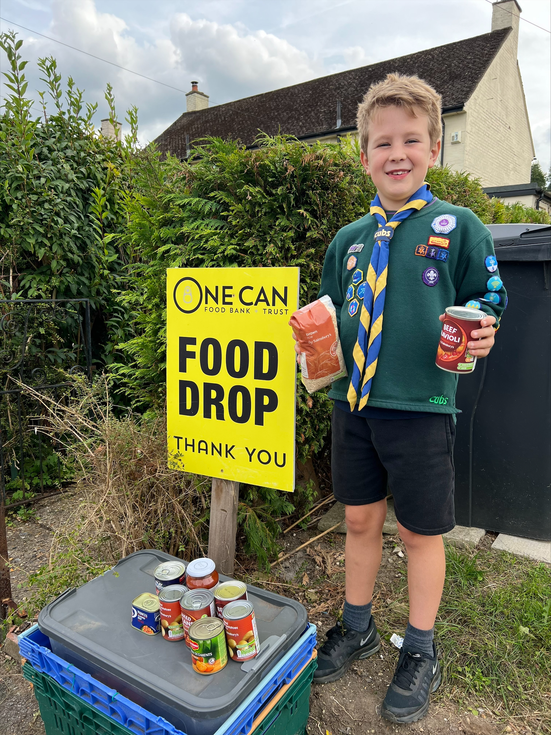 Henry Sinclair decided to set up a collection point outside his house to help those in the area get food. This began during the first lockdown period in the spring of 2020 amid the coronavirus pandemic