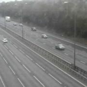 Lane shuts after vehicle breaks down on M40
