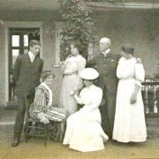 The Colenso family: Nigel, Sophie, one of the Colensos’ three daughters, Eothen, Irma, or Sylvia, another daughter, Frank and another daughter c1906 courtesy Amersham Museum